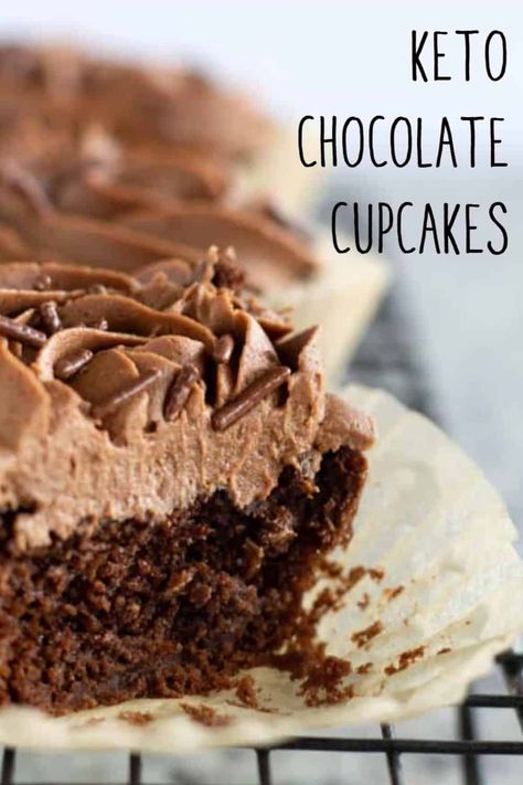 These Paleo And Keto Almond Flour Chocolate Cupcakes are gorgeous and perfect for any special occasion! They have a soft and tender crumb, a light texture, and an intense chocolate flavor. Keto Chocolate Cupcakes, Double Chocolate Cupcakes, Sugar Free Frosting, Keto Cupcakes, Keto Chocolate Cake, Desserts Keto, Breakfast Low Carb, Postre Keto, Best Low Carb Recipes