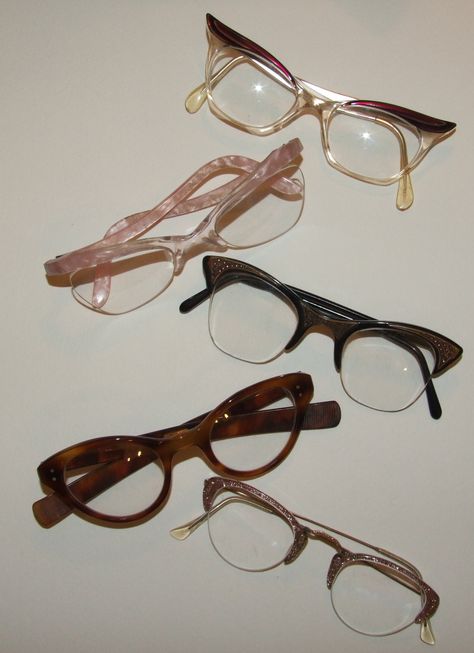 1940s Glasses, 50s Glasses, 60s Glasses, 1950s Glasses, Rp Outfits, 1950s Look, Mens Eye Glasses, Style Glasses, 50s Style