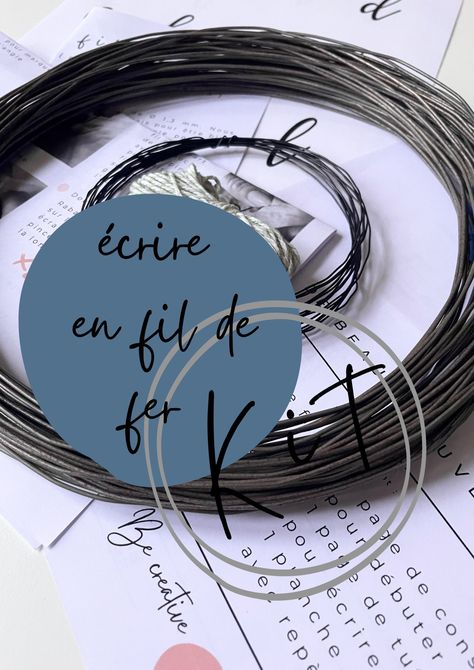 Ecrire en Fil de fer : Nouvelle vidéo YouTube ( free), nouveau kit complet. Wire Writing Tutorial, Wire Letters Alphabet Template, Wire Alphabet, Sculptures Sur Fil, Bijoux Fil Aluminium, Wire Wrapping, Bullet Journal, Sculpture, Couture