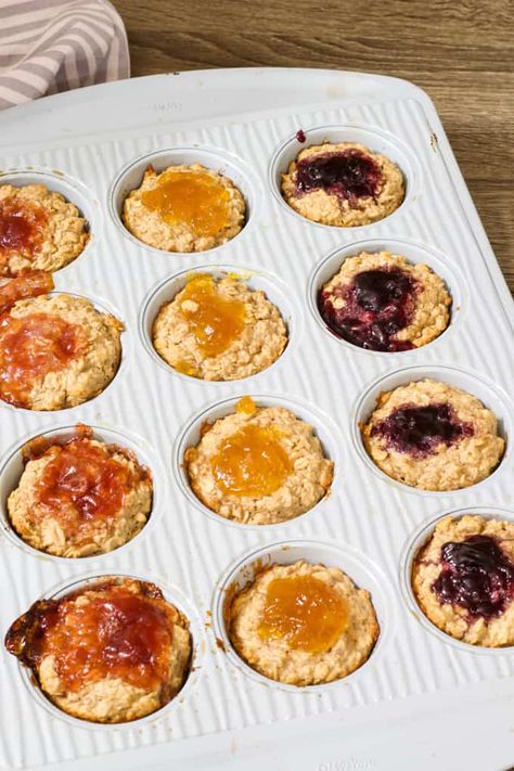 Baked PB&J Oat Cups are a great make-ahead healthy breakfast perfect for kids and adults alike! Personalize with your favorite jam or jelly. Pb And J Bites, Eggs Muffins, Oatmeal Breakfast Muffins, Baked Oatmeal Muffins, Oat Cups, Baked Oatmeal Healthy, Baby Meals, Applesauce Muffins, Baked Oatmeal Cups