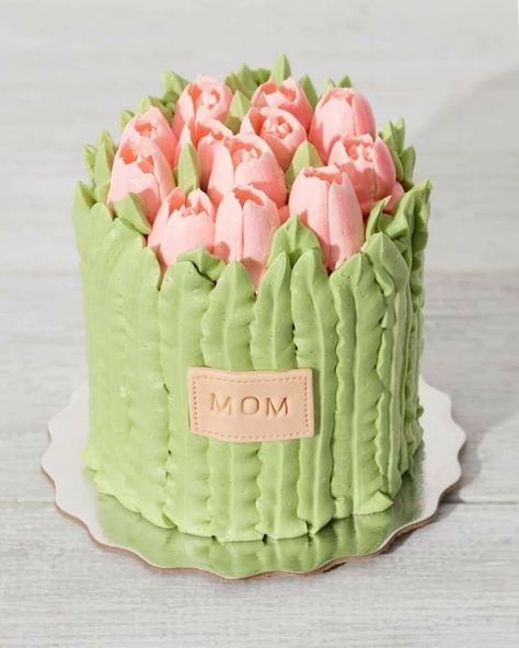 Easter Cake Designs, Easter Themed Cakes, Tulip Cake, Mothers Day Cupcakes, Mini Torte, Buttercream Cake Decorating, Spring Cake, Simple Cake Designs, Creative Cake Decorating