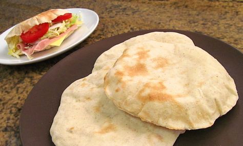 Receta Pasta, Pan Pita, Mediterranean Cuisine, Pan Bread, Kebabs, Breakfast Breads, Pita, Sandwiches, Tacos