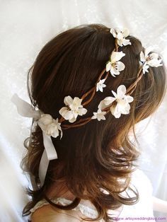 DIY wedding hairstyle - I love the flowers in the hair idea. I want this if I have a summer wedding =] Head Wreath Wedding, Sedona Elopement, Floral Head Wreath, Diy Wedding Hair, Wedding Hair Wreath, Sedona Wedding, Flowers In Her Hair, Elopement Packages, Head Wreath