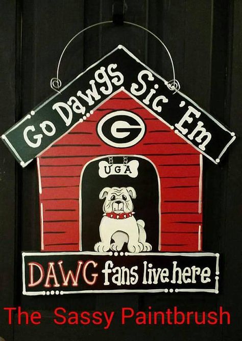 Check out this item in my Etsy shop https://www.etsy.com/listing/537573052/georgia-dawg-house-door-hanger Georgia Bulldogs Decor, Class Door Decorations, Bulldog Football, Hanger House, Football Door Hangers, Bulldog Decor, Georgia Bulldog, Calligraphy Signs, Burlap Door Hangers