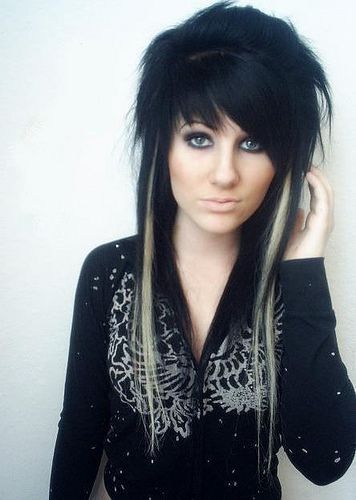 Scene Hair Short, Black And White Hairstyles, Emo Haircuts For Girls, Blonde Scene Hair, Funky Hairstyles For Long Hair, White Hairstyles, Black Hair With Blonde Highlights, Scene Haircuts, Black Haircut Styles