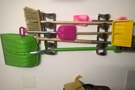 I had two unused VURM wine bottle holders from IKEA and I've decided to use them as a shovel holder. See the photo from my garage how it works. Modern Wine Rack, Ikea Organization Hacks, Ikea Organization, Bookcase With Glass Doors, Garage Organization Diy, Wine Bottle Rack, Lamb Decorations, Cheap Wine, Ikea Hackers