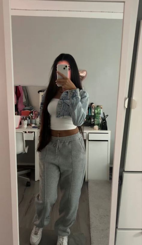 Foto False, Zara Sweatpants, Outfit Jogging, Outfit Sweatpants, Chav Outfits, Jogging Nike, Jogging Outfit, Sweatpants Outfits, Zara Drip