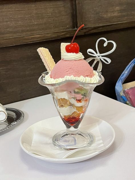 Japanese Dessert Aesthetic, Cute Parfait, Japanese Parfait, Noodle Art, Kawaii Dessert, Brunch Food, Pretty Dessert, Japanese Dessert, Yummy Comfort Food