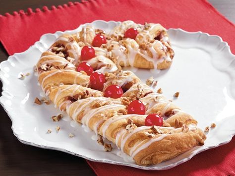 Candy Cane Strudel Christmas Strudel, Strudel Topping, Dessert For Christmas, Austrian Cuisine, Strudel Recipes, Christmas Yummies, Christmas Bread, Christmas Foods, Holiday Goodies