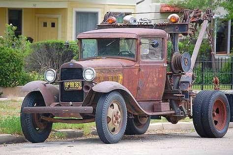 Scrap Car, Old Ford Trucks, Rusty Cars, Old Truck, Antique Trucks, Ford Pickup, Emergency Vehicles, Vintage Trucks, Tow Truck