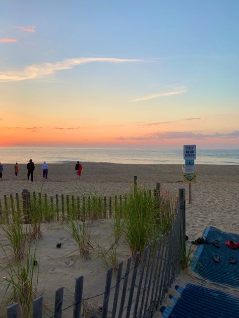 Beach Town Aesthetic, Bethany Beach Delaware, Nantucket Summer, Summer Beach House, Delaware Beaches, Bethany Beach, Ocean City Maryland, Ocean Shores, Quiet Beach