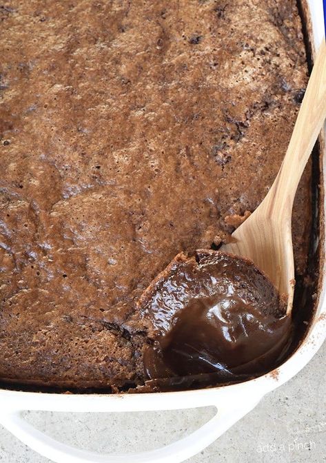 Southern Chocolate Cobbler, Chocolate Cobbler Recipe, Southern Recipes Desserts, Chocolate Cobbler, Hp Sauce, Southern Desserts, Recipe Dessert, Delicious Brownies, Cobbler Recipe