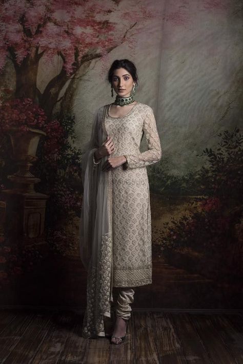 Sabyasachi Suits, Off White Designer, Nikkah Dress, Salwar Kamiz, White Suit, Traditional Indian Outfits, Indian Couture, Dress Indian Style, Salwar Kameez Designs