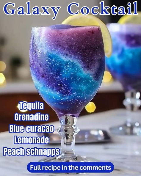 Galaxy Alcohol Drinks, Alien Themed Cocktails, Cool Cocktail Ideas, Fun Drinks Alcohol Recipes, Galaxy Mocktail, Funky Cocktails, Space Drinks, Galaxy Drink, Drink Essentials