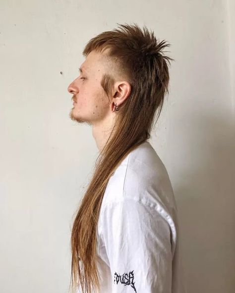 Rat Tail Hairstyle, Rat Tail Haircut, Modern Mullet Haircut, Men Haircut Undercut, 90s Haircuts, Hair Guys, Haircut Design, Tail Hairstyle, 90’s Hairstyles