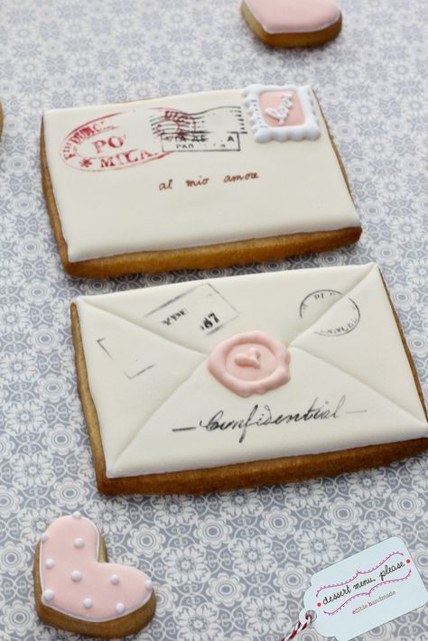 Untitled | Flickr - Photo Sharing! Envelope Cookies, Mail Cookies, Letter Cookies, Royal Cookies, Cookies Design, Cookie Decorations, Decorative Cookies, Cookies Decoradas, Cutout Cookies