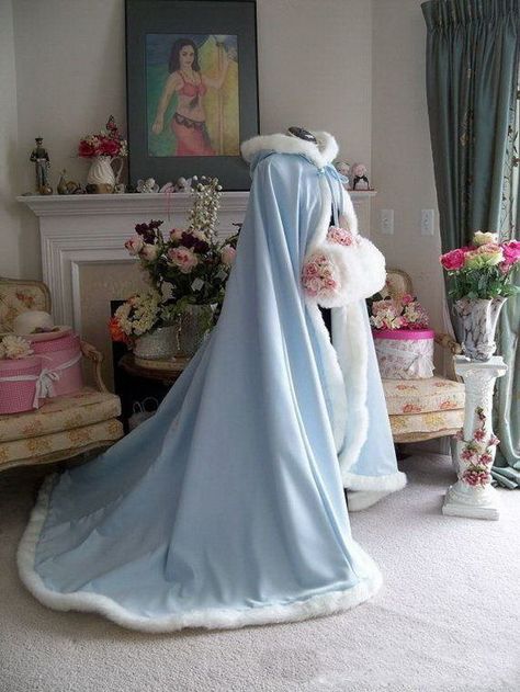 Frozen Wedding, Mantel Cape, Bridal Capes, Wedding Cloak, Winter Cape, Winter Wedding Colors, Long Flowers, Wedding Cape, Bridal Cape