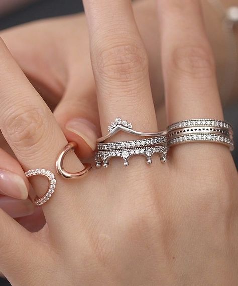 Pandora Ring Stack Ideas, Pandora Ring Stack, Pandora Stackable Rings Ideas, Pandora Rings Stacked Ideas, Pandora Rings On Hand, Pandora Rings Aesthetic, Pandora Stacking Rings, Pandora Rings Stacked, Pandora Stackable Rings