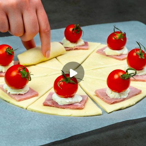 appetizing.tv on Instagram: "All those who try this snack ask me to give them the recipe!  Ingredients: puff pastry: 500 g (18 oz) ham: 150 g (5.3 oz) cheese cream: 100 g (3.5 oz) cherry tomatoes: 50 g (1.8 oz) mozzarella: 80 g (2.8 oz) eggs: 1 pc" Ham Snacks Appetizers, Ham Appetizers, Tv Snacks, Edible Fruit Arrangements, Appetizing Tv, Charcuterie Appetizers, Mango Dessert Recipes, Savoury Snacks, Mango Dessert