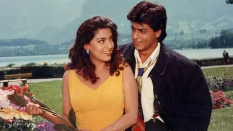 Srk 90s, Steve Waugh, Srk Movies, Vintage Bollywood Aesthetic, 90s Bollywood Aesthetic, Juhi Chawla, 90s Bollywood, Bollywood Couples, Vintage Bollywood