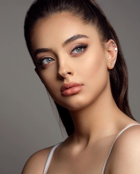 Kimiya Hoseini Iranian Beauty, Makeup For Blondes, Beauty Photoshoot, Perfect Skin Care Routine, Face Photography, Model Face, Perfect Skin, Beauty Face, Girl Face