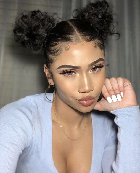 pinterest: @ nandeezy † Lace Frontal Wigs, Black Hair Color, Cheap Human Hair, Baddie Hairstyles, Curly Wigs, Lace Frontal Wig, Frontal Wigs, Curly Hair Styles Naturally, Lace Frontal