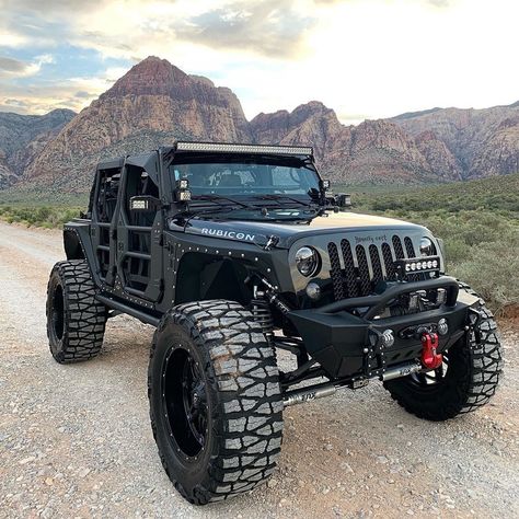 Jeep Driving, Black Jeeps, Mobil Off Road, Lifted Jeep Wrangler, Badass Jeep, Custom Jeep Wrangler, Wrangler Jeep, Black Jeep, Offroad 4x4