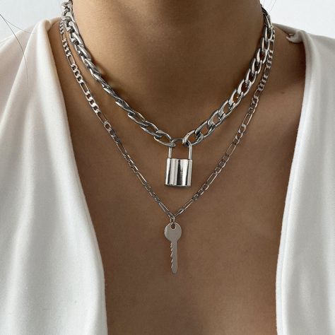 Kalung Choker, Chunky Choker, Necklace Chain Types, Vintage Pendant Necklace, Key Pendant Necklace, Layered Necklaces Silver, Lock Necklace, Couple Jewelry, Key Lock