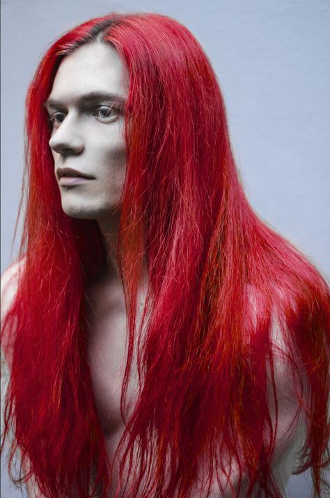 Normally I don't dig unnatural hair colors for men, but this is the bomb Red Hair For Summer, Dark Red Hair Dye, Blood Red Hair, Dark Red Hair Color, Hairstyles Anime, Red Hair Men, Best Haircuts For Men, Guys With Long Hair, Hair Color Men