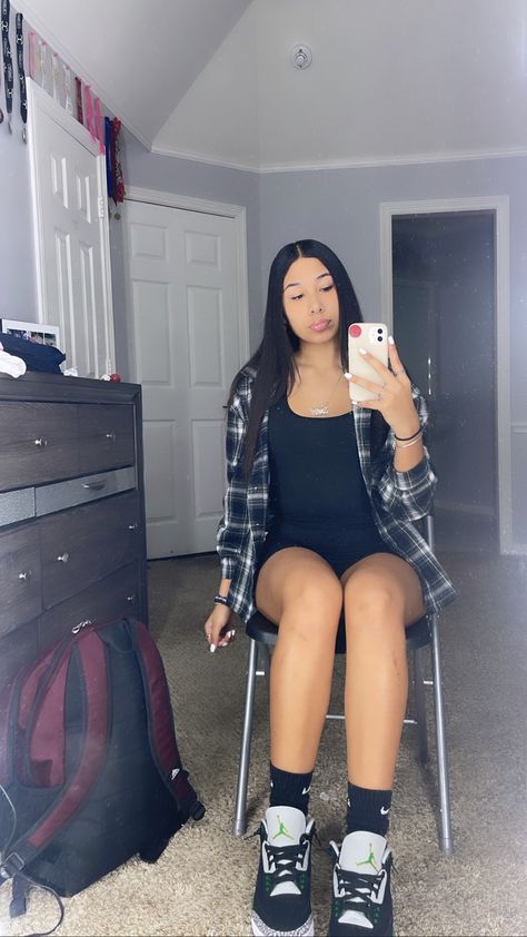 Pine green jordan 3’s, black and white flannel, and black bodysuit/romper Black And White Flannel Outfit, Black Flannel Outfit, Green Flannel Outfit, Hot Summer Outfits, Black And White Flannel, Flannel Outfits, Cute Modest Outfits, White Flannel, Black Dress Outfits