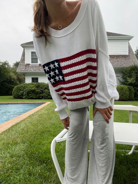 Casual American Outfits, American Girl Aesthetic Style, Usa Sweater Outfit, American Girls Aesthetic, Cute Comfy Outfit Ideas, All American Aesthetic, Spring Holiday Outfit, Usa Flag Sweater, American Girl Aesthetic