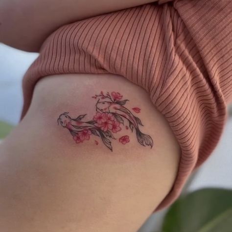 Body Templates For Tattoo, Sick Tattoos For Women, Two Koi Fish Tattoo, Tattoo Design Flower, Koi Fish Tattoo Design, Rib Cage Tattoo, Two Koi Fish, Fish Tattoo Design, Cage Tattoo