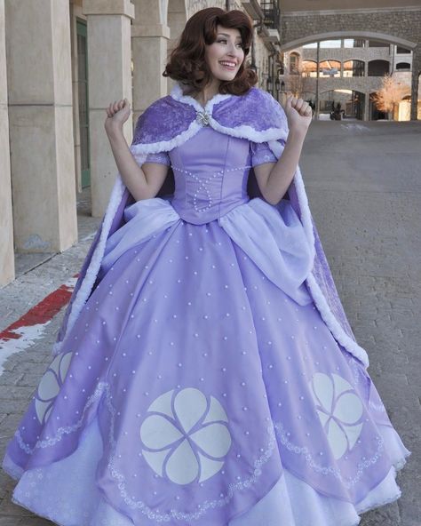 Sofia The First Cosplay, Dream Dress Princesses, Prom Dresses Disney, Sofia The First Costume, Sofia The First Dress, Sofia Costume, Princess Sofia Dress, Barbie Cosplay, Princesa Sophia