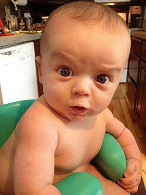 One of the best parts of being a parent? Getting to witness all of your kid's embarrassing moments. Lucky for us, these proud moms and dads caught their babies' flubs on film. Funny Baby Pics, Funny Baby Faces, Funny Baby Pictures, Baby Eyes, Baby Faces, Baby Memes, Discipline Kids, Foto Baby, Embarrassing Moments