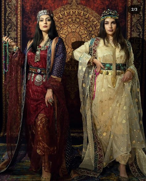 Kurdish Culture, Kurdish Dress, Kurdish Clothes, L Design, Culture Day, Female Fighter, Old Fashion Dresses, Pakistani Actress, Feminine Beauty