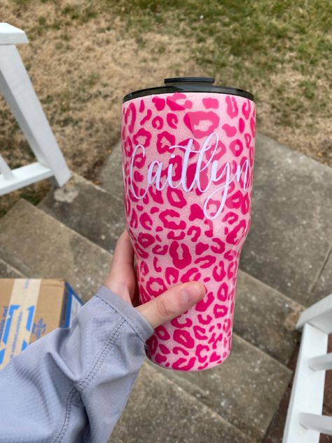 Tumbler Cup Ideas For Moms, Hot Pink Tumbler Ideas, Pink Glitter Tumbler Ideas, Pink Tumbler Ideas, Pink Tumbler Cup, Pink Yeti, Resin Cups, Leopard Print Tumbler, Yeti Cup Designs