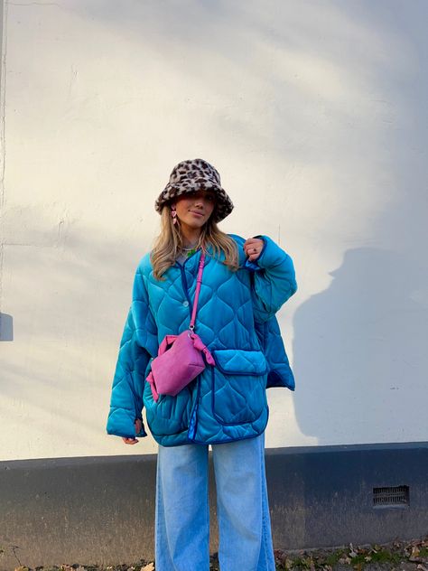 Outfit Ideas Blue, Colorful Winter Outfits, Witches And Warlocks, Ski Outfits, Winter Outfit Ideas, Matching Sets Outfit, Winter Fits, Winter Trends, Outfit Inspo Fall