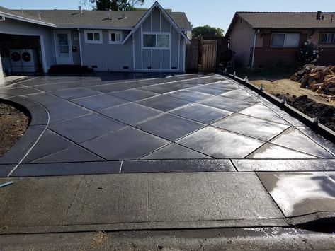 Diamond Concrete Patio, Diamond Concrete Pattern, Front Yard Walkway Ideas, Yard Walkway Ideas, Pool Decking Concrete, Walkway Designs, Front Yard Walkway, Yard Walkway, Pattern Concrete