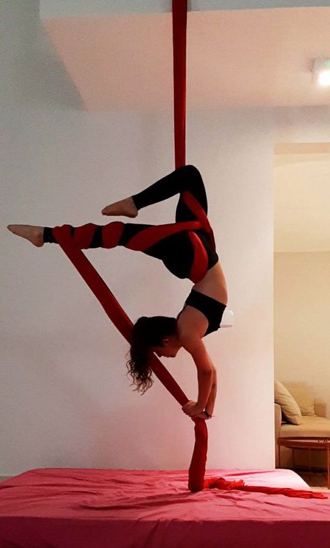 Aerial Silks Reference, Gym Time Quotes, Aerial Silks Beginner, Arial Silks, Gym Vision Board, Gym Baddie, Health Vision Board, Fitness Lifestyle Aesthetic, Core Gym