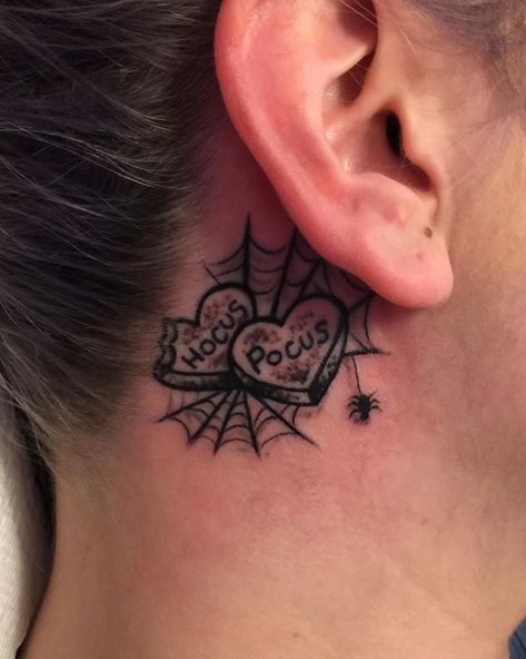 Halloween Tattoos Ideas, Hocus Pocus Tattoo, Tattoos To Honor Mom, Cute Halloween Tattoos, Matching Bff Tattoos, Pumpkin Tattoo, Matching Best Friend Tattoos, Autumn Tattoo, Bestie Tattoo