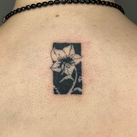 Black Flowers Tattoo, Square Tattoo, L Tattoo, Small Flower Tattoos, Tattoo Portfolio, Poke Tattoo, Tattoo Project, Lip Tattoos, Jewelry Tattoo