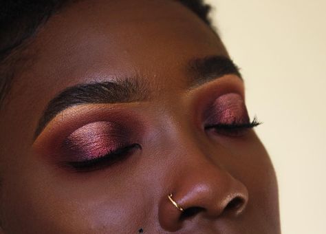 Halo Eyes, Minimal Makeup Look, World Hair, Full Makeup, Ultra Beauty, Minimal Makeup, Face Beat, Body Hair, Make Up Looks