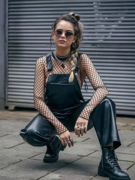 Rock And Roll Outfits Party, Slipknot Outfit Ideas, Rocker Chic Dress, Rock Outfit Ideas, Rock Concert Fashion, Rock Party Outfit, Rock Concert Outfit Ideas, Rock Band Outfits, Metal Concert Outfit