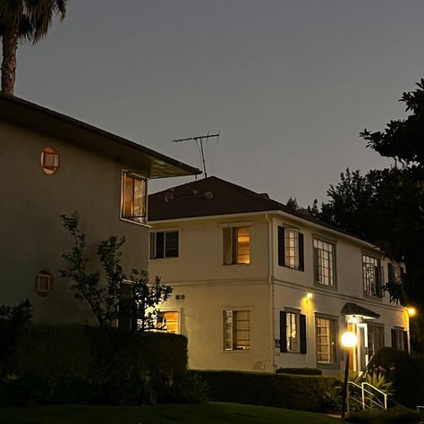 Los Angeles Apartment Aesthetic, Aesthetic Los Angeles, Los Angeles Apartment, Future Mood, Apartment In Los Angeles, California Apartment, San Francisco Apartment, Los Angeles Aesthetic, Art Deco Apartment