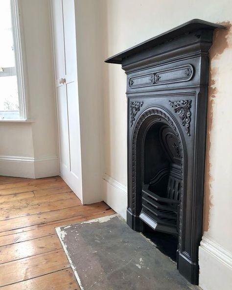 Cast Iron Fireplace Victorian, Cast Iron Fireplace Surround, 1890s Fireplace, Cast Iron Fireplace Bedroom, Bedroom Chimney, Victorian Fireplace Ideas, Victorian Bedroom Fireplace, Bedroom Chimney Breast, Empty Bedroom