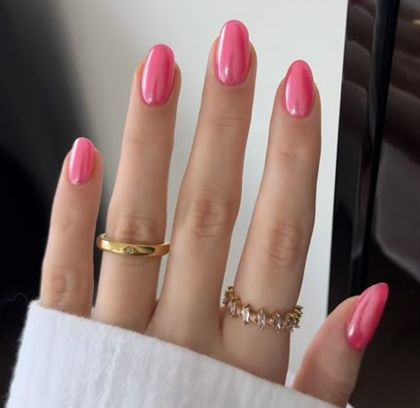 Single Color Nail Ideas, Fuchsia Nails Design, Simple Solid Color Nails, Pink Nail Summer, Gel Color Nails, Solid Colour Nails, Solid Nail Colors, Classy Almond Nails, Nails Jewels