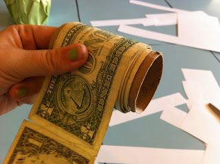 Jake-A-Boo: The Money Roll Gift Diy Money Roll, Money Roll, Giving Money, Baskets Ideas, Gift Cards Money, Money Gifts, Diy Money, Money Holders, Graduation Ideas