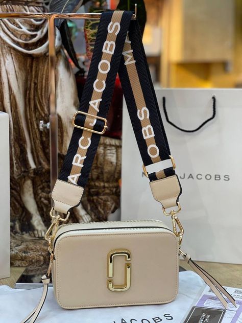 Marc jacobs Snapshot Marc Jacobs Outfit, Marc Jacobs Outfits, Marc Jacobs Snapshot Bag Outfit, Snapshot Marc Jacobs, Marc Jacobs Snapshot Bag, Snapshot Bag, Bags Marc Jacobs, Marc Jacobs Crossbody Bag, Marc Jacobs Purse