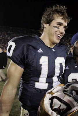 Brady Quinn! Norte Dame Football, Brady Quinn, Touchdown Jesus, Go Irish, Football History, Rugby Men, Notre Dame Football, College Sports, Athletic Men