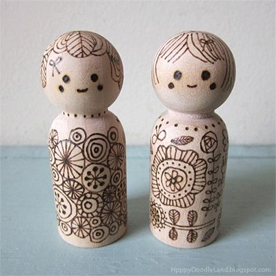 kokeshi love Happy Doodle, Happy Doodles, Wood Peg Dolls, Pyrography Art, Wood Burning Crafts, Peg People, Pin Doll, Matryoshka Doll, Crafts For Kids To Make